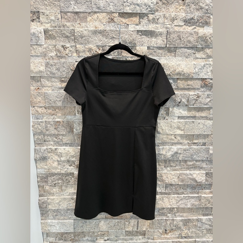 Elegant Square Neck Simple Plain Black Dress